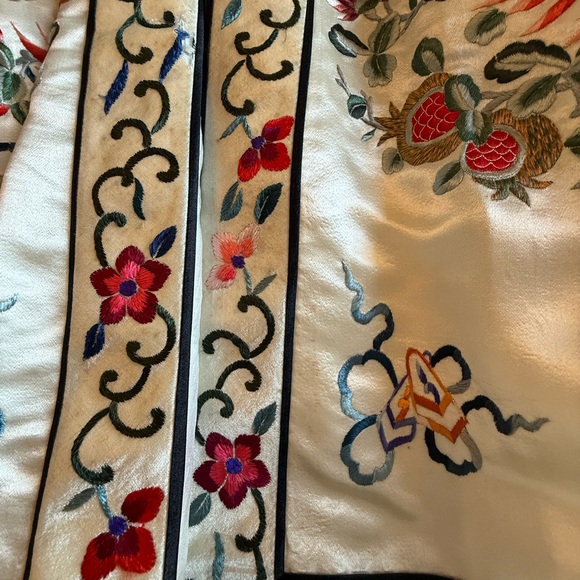 Vintage Chinese Bai hua robe - Picture 9 of 16